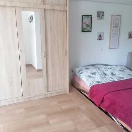 Ujkapu Sunshine Apartments ジュール エクステリア 写真